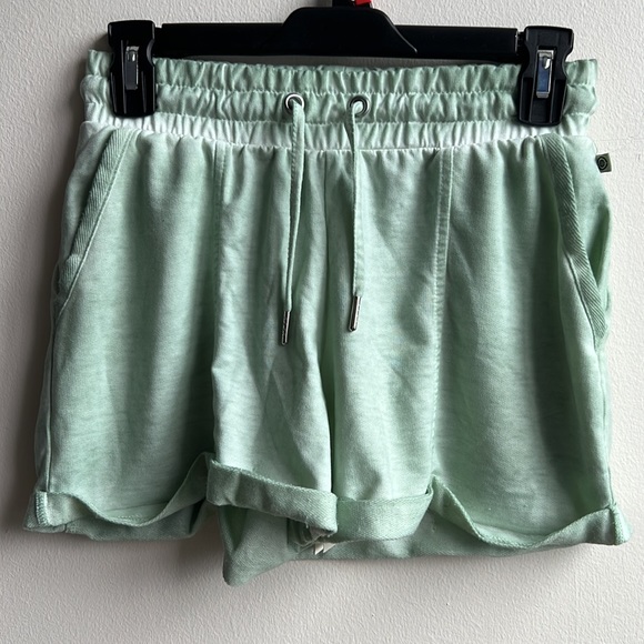 NWT Max Studio Performance Women’s Fiji Pull On Cuffed Drawstring Shorts Size XS - Picture 12 of 16